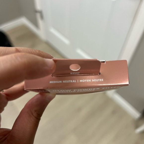 Elf Halo Glow Powder Filter, Medium Neutral - Picture 5 of 5